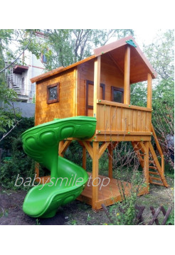 Домик деревянный двухэтажный с горкой винтовой