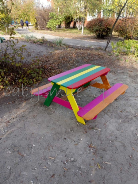  Дитячий столик з лавками для дитячого майданчика