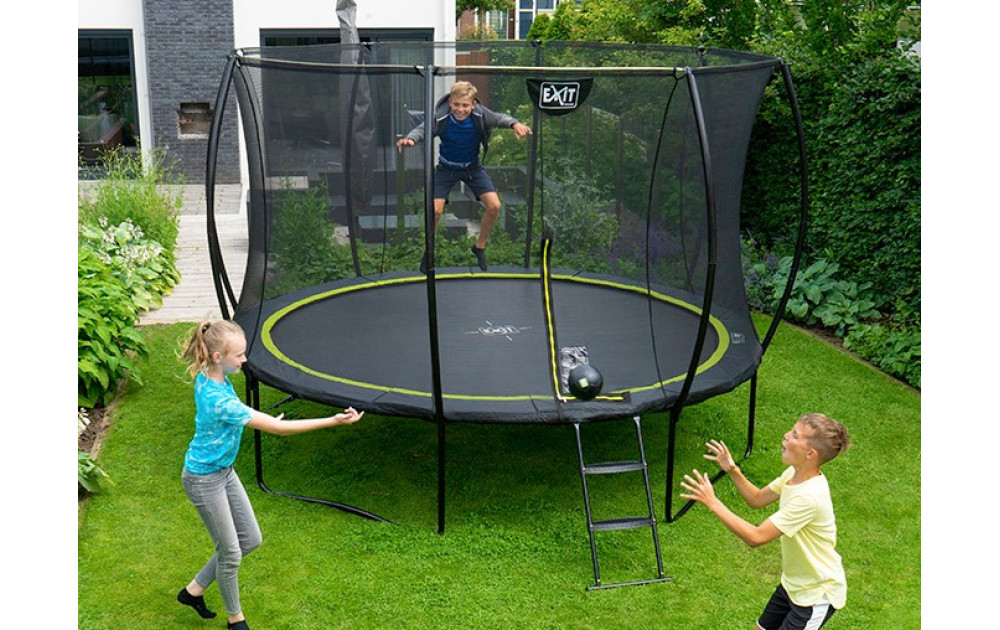 Батути із захисною сіткою - нескінченне задоволення Батути із захисною сіткою - нескінченне задоволення